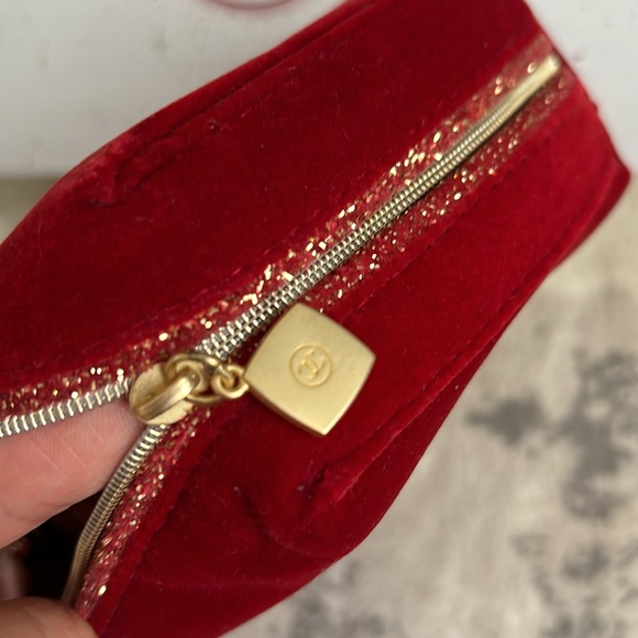 Chanel velvet pouch - Picture 8 of 10